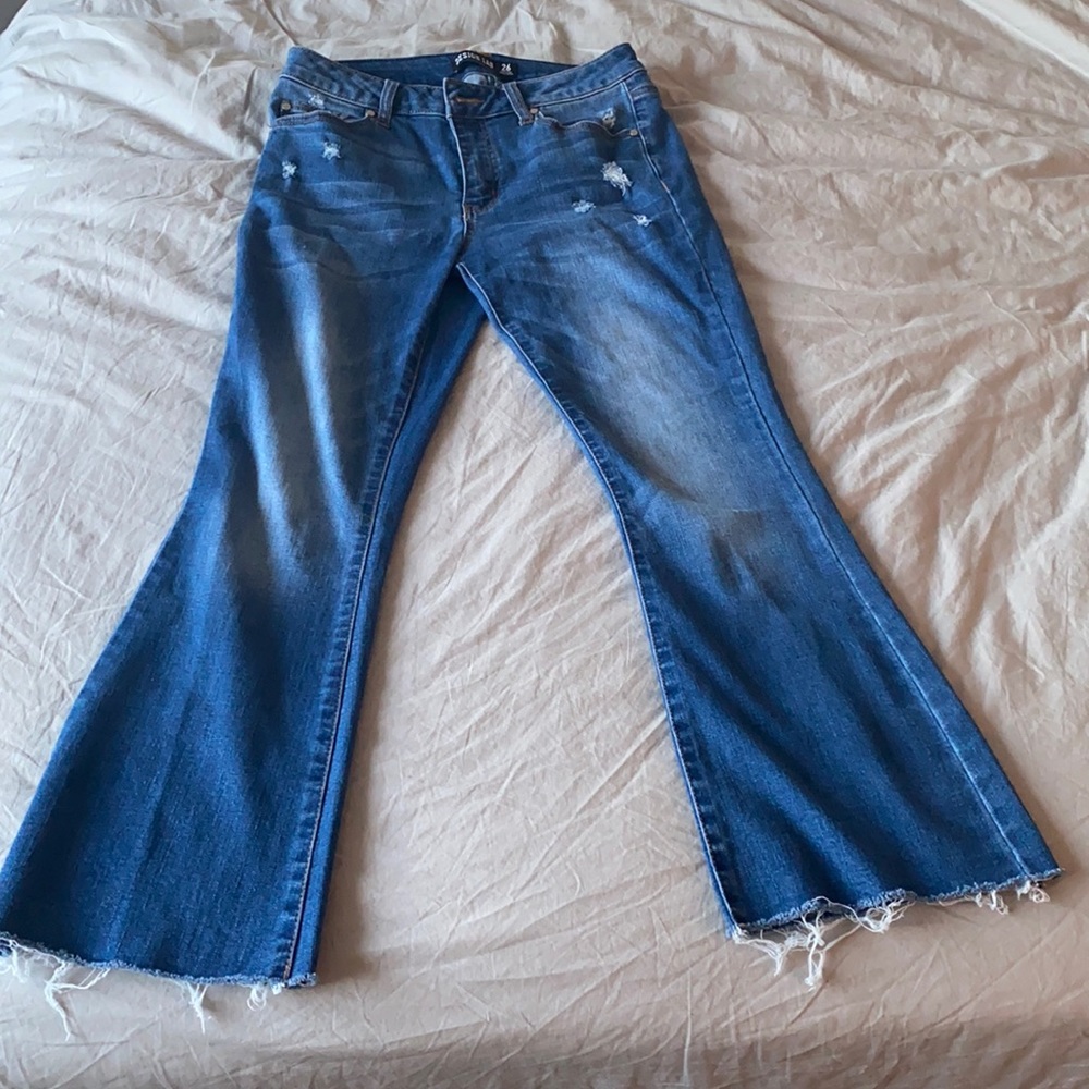 Flared ankle crop jeans